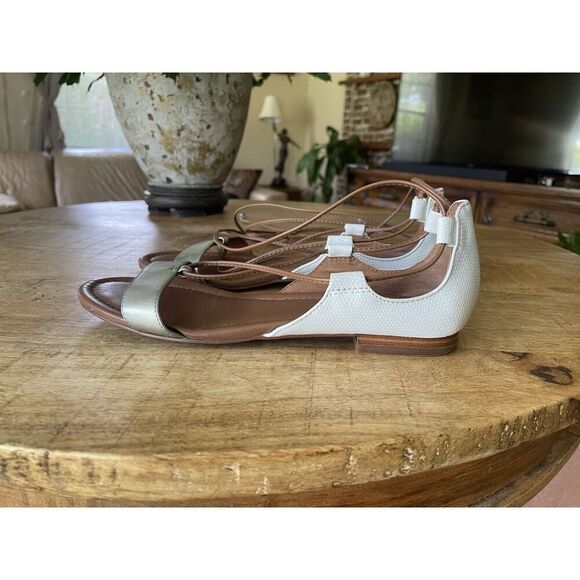 White House Black Market White Silver Lace Up Open Toe Strappy Flats Size 6 M - Picture 1 of 14